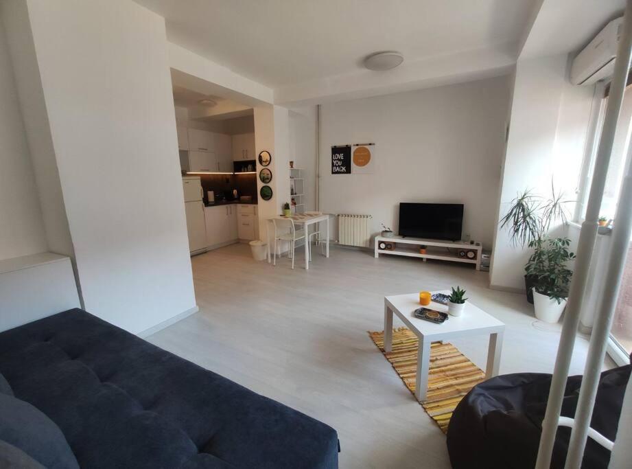 סקופיה City Center White Apartment! מראה חיצוני תמונה