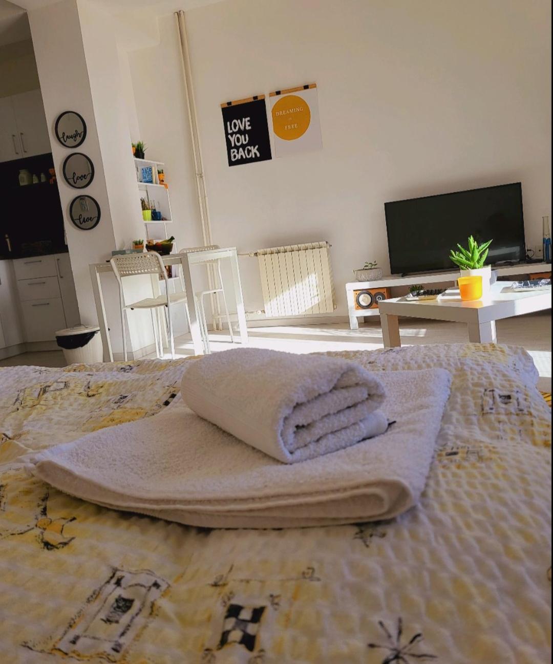 סקופיה City Center White Apartment! מראה חיצוני תמונה