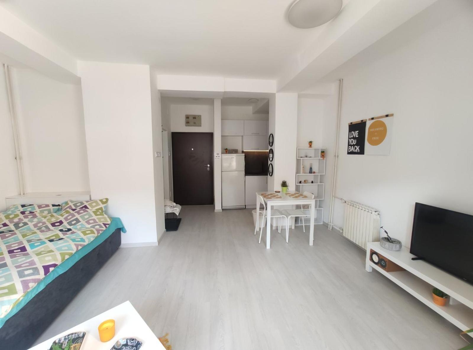 סקופיה City Center White Apartment! מראה חיצוני תמונה